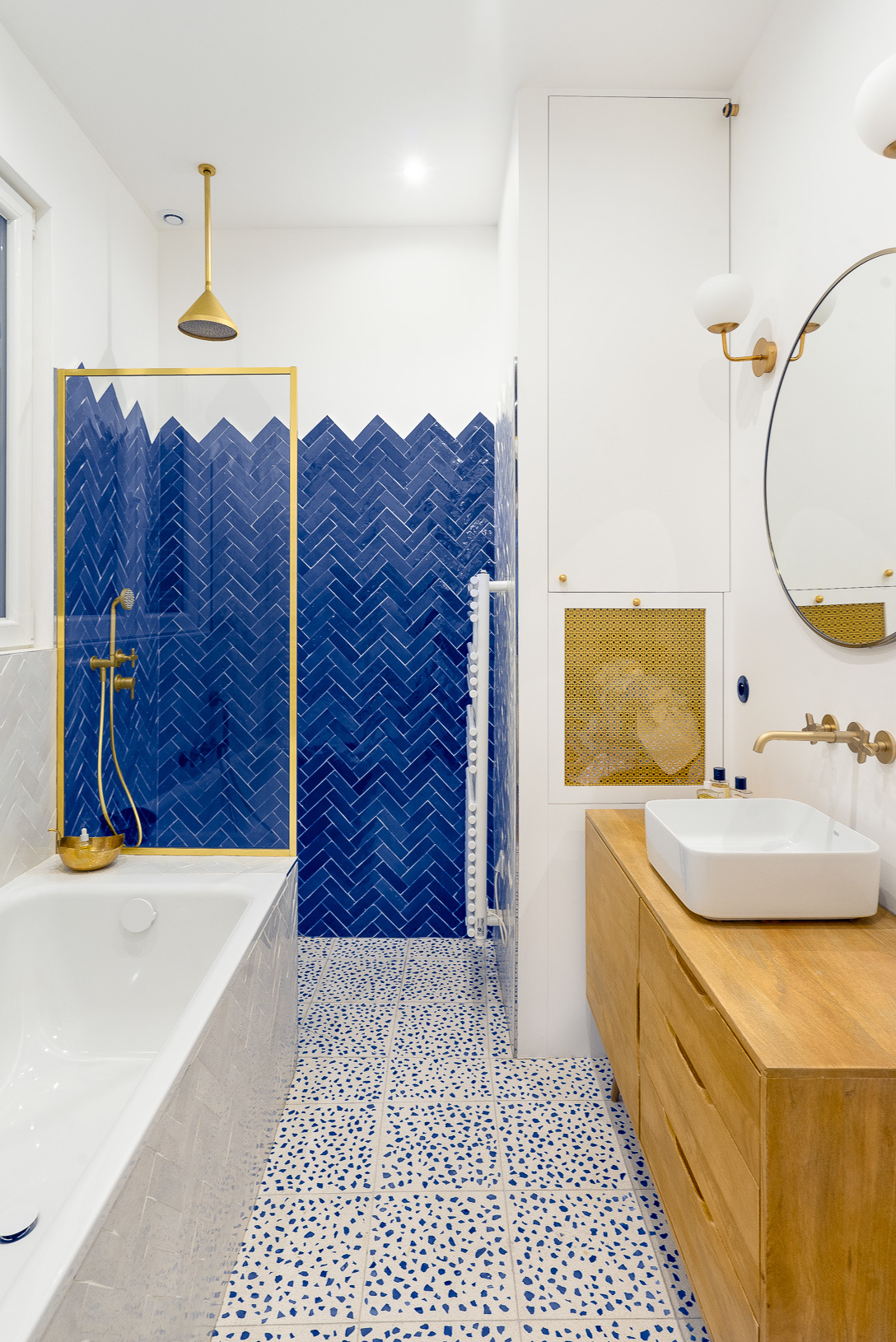 Những bí mật trang trí tường phòng tắm tạo nên không gian vui nhộn, đặc sắc - Ảnh 8.