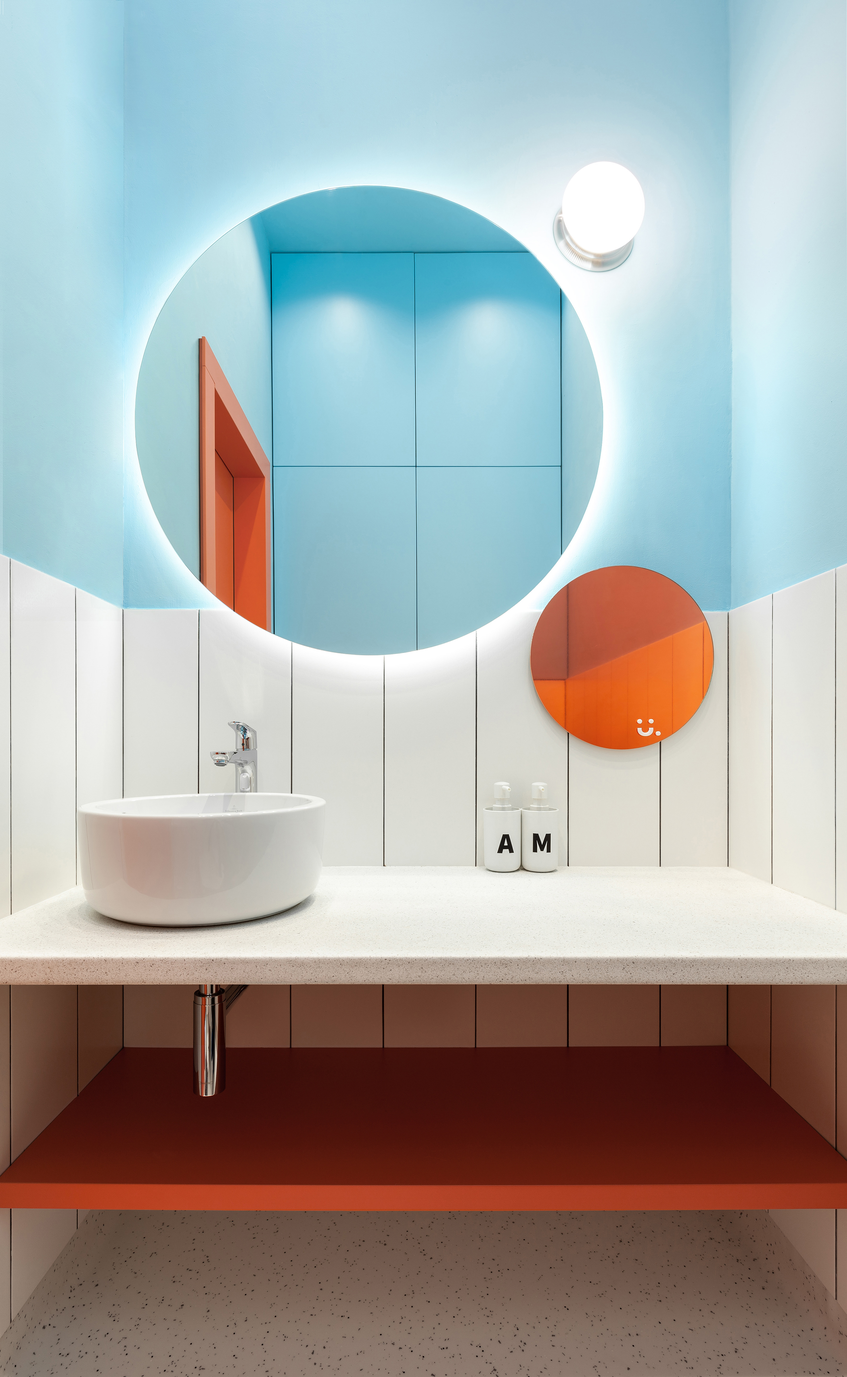 Những bí mật trang trí tường phòng tắm tạo nên không gian vui nhộn, đặc sắc - Ảnh 9.