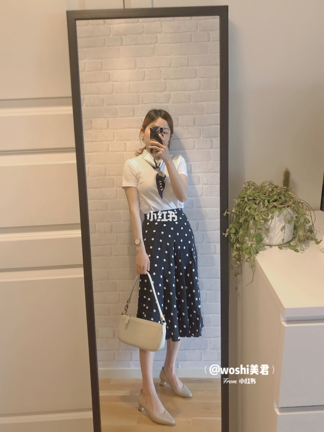 Nàng công sở cao 1m58 và nặng 43kg bật mí món đồ "tủ" giúp cô nhìn dong dỏng cao dù thường xuyên đi giày bệt - Ảnh 5.