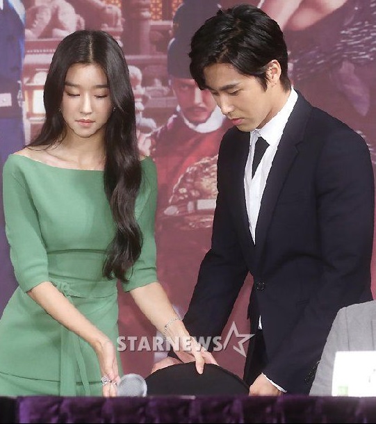 Seo Ye Ji - "nàng thơ mới" của Kim Soo Hyun: "Bông hoa nở muộn" sở hữu khí chất cùng vòng 1 bốc lửa, liên tục vướng tin đồn phẫu thuật thẩm mỹ - Ảnh 6.