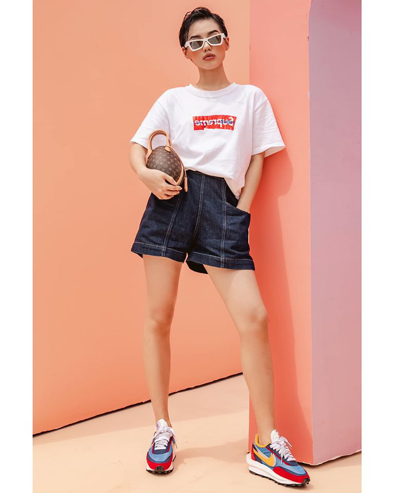 “Soi” các phối đồ mùa hè cực cuốn hút của “Cô Em Trendy” Khánh Linh - Ảnh 2.