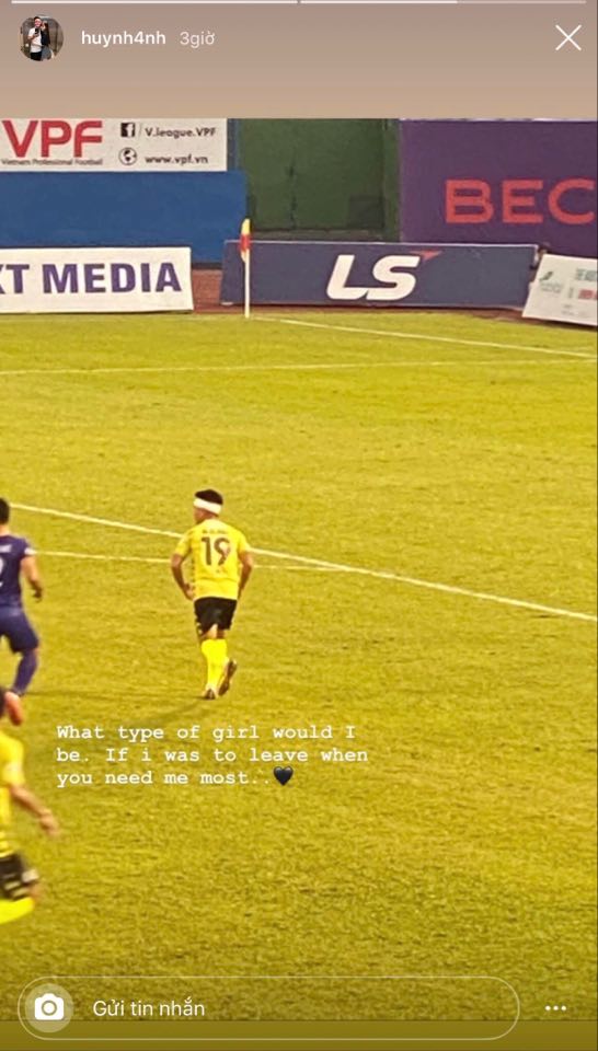 Quang Hải - Huỳnh Anh dắt tay nhau đi lễ phủ Tây Hồ, chính thức trả lời thắc mắc "tình về nơi đâu" của dân mạng - Ảnh 2.