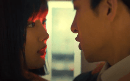 "Backstreet Rookie": Kim Yoo Jung mơ mộng cưỡng hôn Ji Chang Wook, nhưng lại ra tay giải cứu cho "tình địch" 