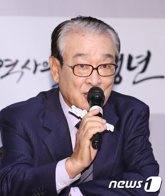 Vừa bị tung đoạn ghi âm quan trọng với cựu quản lý, "ông nội quốc dân" Lee Soon Jae lập tức hủy bỏ họp báo và chính thức lên tiếng xin lỗi - Ảnh 4.