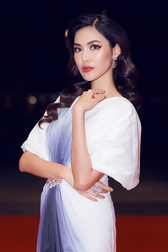 Hoa hậu đóng phim: H'Hen Niê - Lan Khuê đẹp hết nấc vẫn chưa bằng Jolie Nguyễn diện toàn hàng hiệu, tự bỏ tiền túi mua váy áo - Ảnh 12.