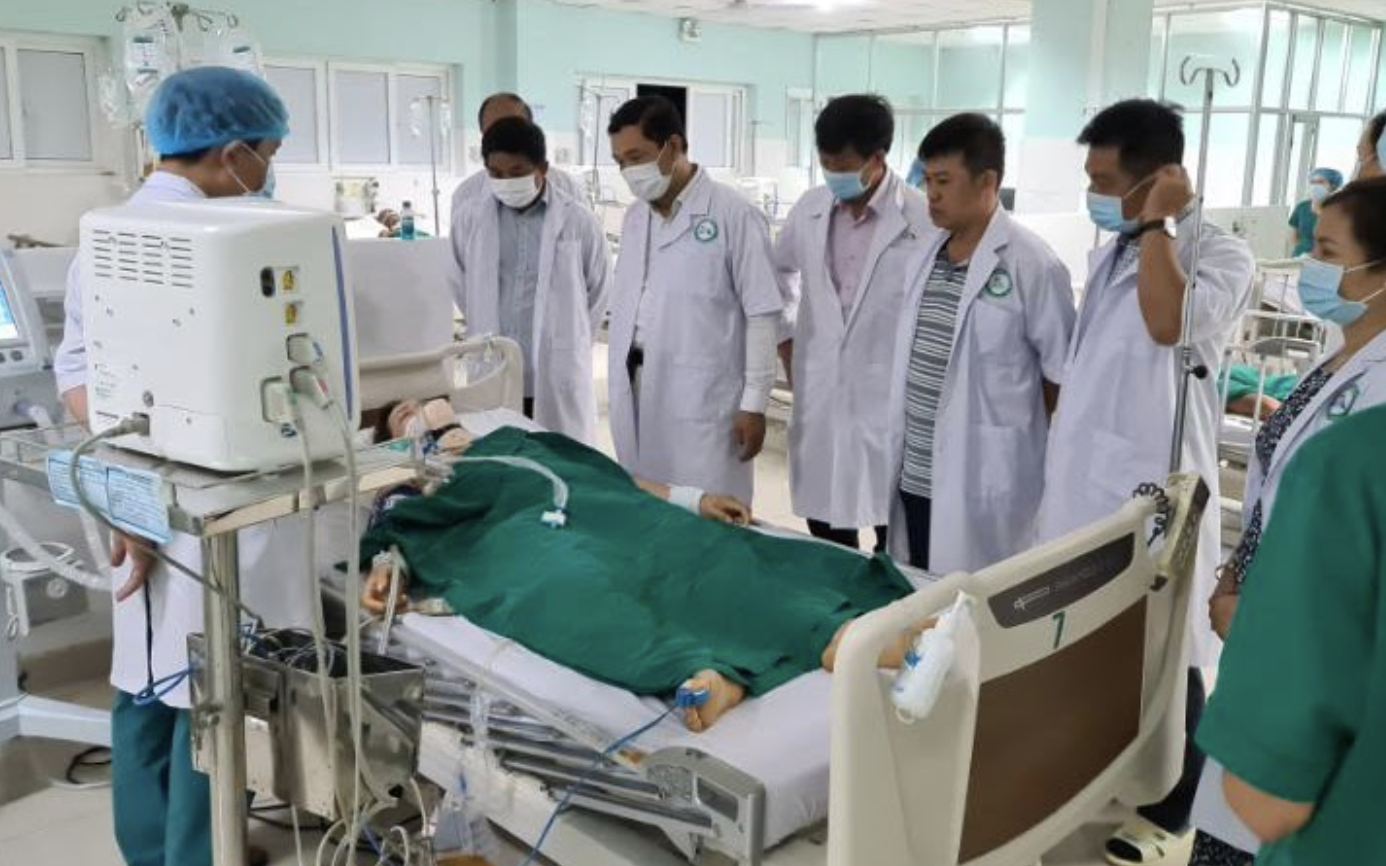 Vụ xe khách lao xuống vực ở Kon Tum: 2 bệnh nhân bị thương rất nghiêm trọng, người suy đa tạng, người liệt tứ chi