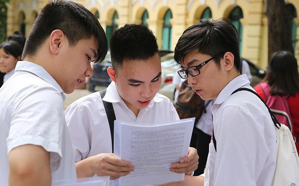 Còn 1 ngày nữa là thi môn tiếng Anh vào lớp 10, học sinh ghi nhớ ngay những mẹo làm bài này để “không rơi nước mắt trên giấy”