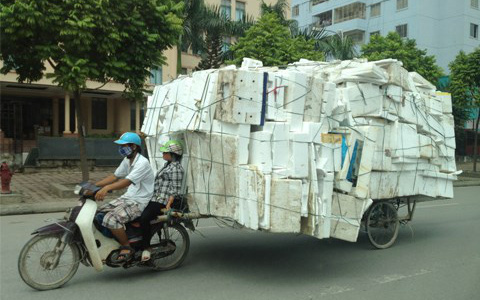 Những pha vận chuyển cồng kềnh khiến người nhìn vừa hoang mang lo lắng vừa không nhịn nổi cười