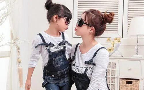 Bí quyết diện đồ đôi cực xinh cho mẹ và bé, thỏa sức tận hưởng mùa hè sôi động
