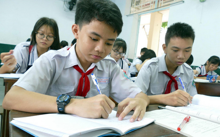 Đáp án đề thi tuyển sinh lớp 6 môn Toán của trường THCS Nguyễn Tất Thành, phụ huynh cho con đối chiếu ngay 