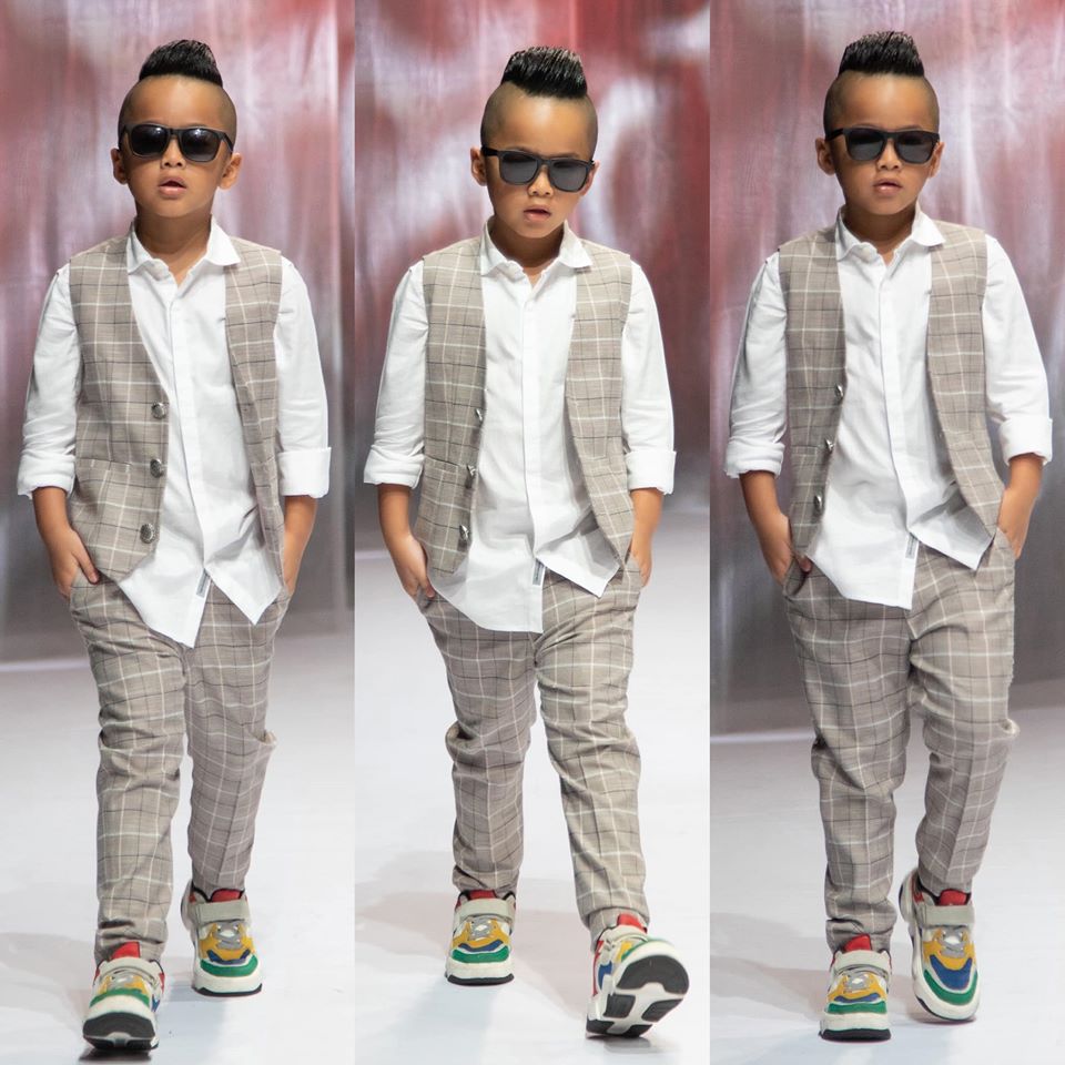 Đỗ Mạnh Cường bế con gái thứ 2 MyMy, cười mãn nguyện khi thấy con trai Nhím catwalk cực ngầu trên sân khấu VJFW 2020 - Ảnh 3.