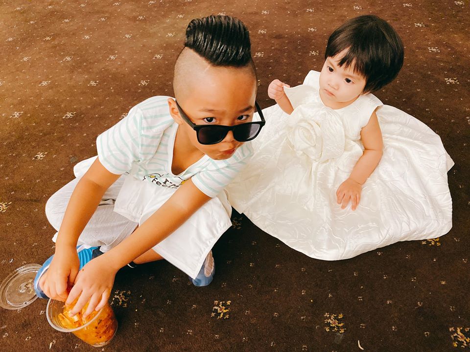 Đỗ Mạnh Cường bế con gái thứ 2 MyMy, cười mãn nguyện khi thấy con trai Nhím catwalk cực ngầu trên sân khấu VJFW 2020 - Ảnh 4.