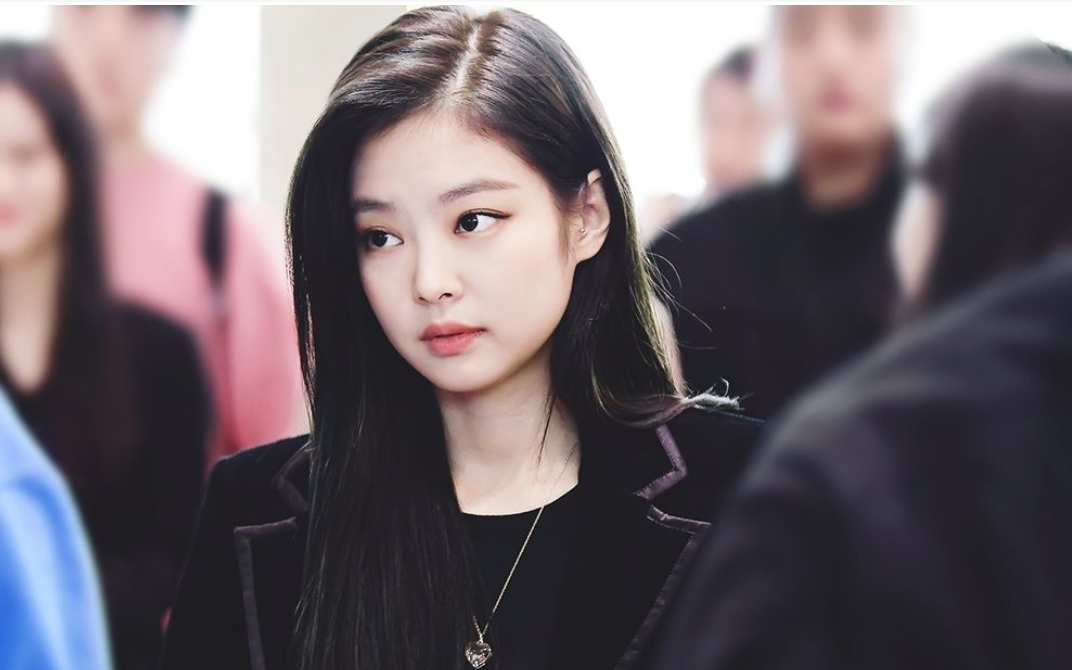 Jennie (BLACKPINK) bất ngờ bị bạn học cùng khóa tố bạo lực học đường?