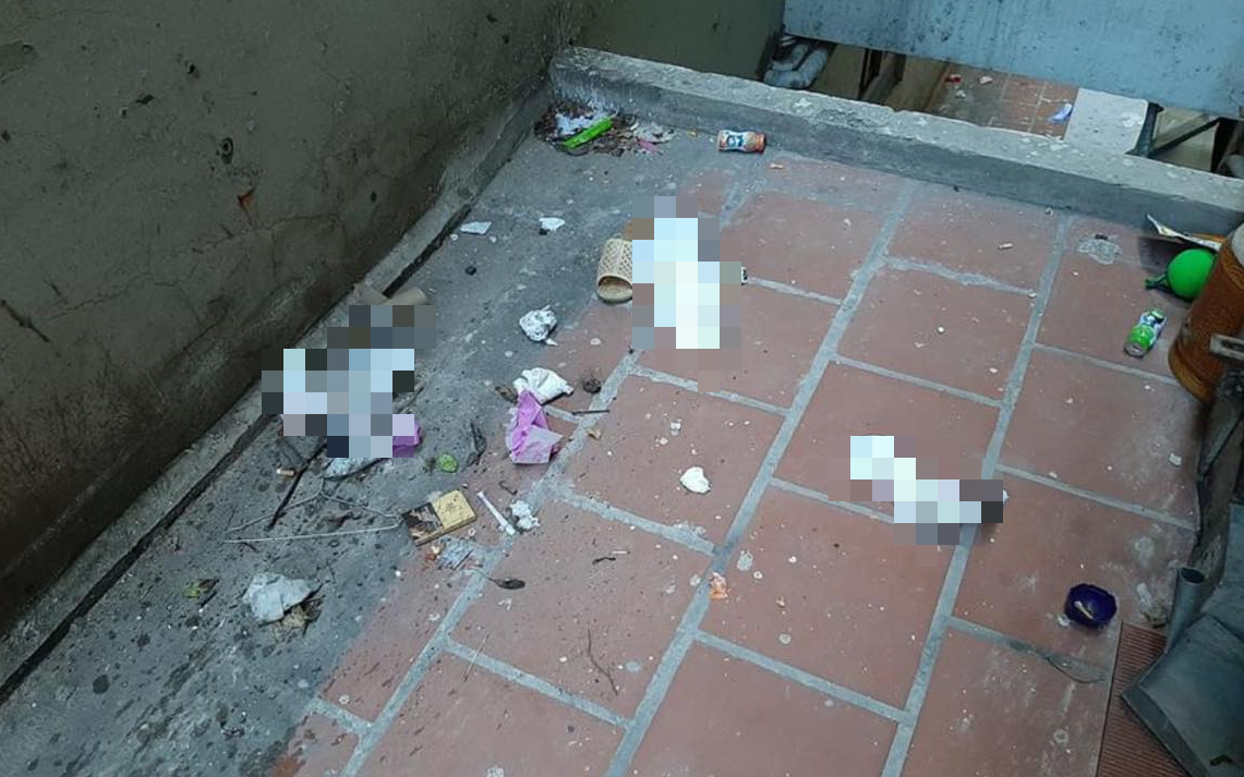Hoảng hồn 'vật thể nhạy cảm' mất vệ sinh được các cô nàng thẳng tay ném qua cửa sổ khu chung cư đông đúc nhất Hà Nội