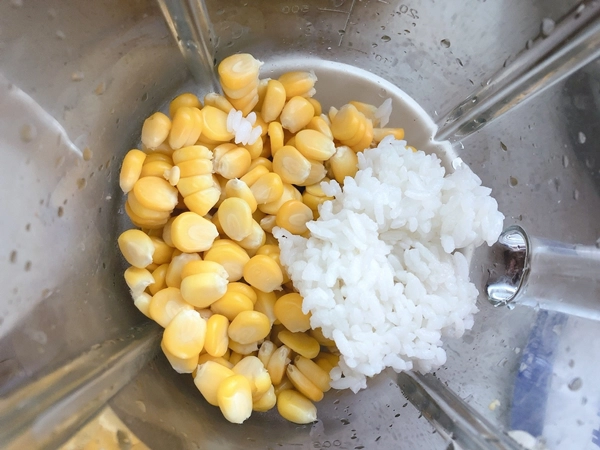 Học theo người bạn Hàn Quốc, tôi mang cơm nguội ra làm sữa bắp, tưởng không ngon mà ngon không tưởng! - Ảnh 2.