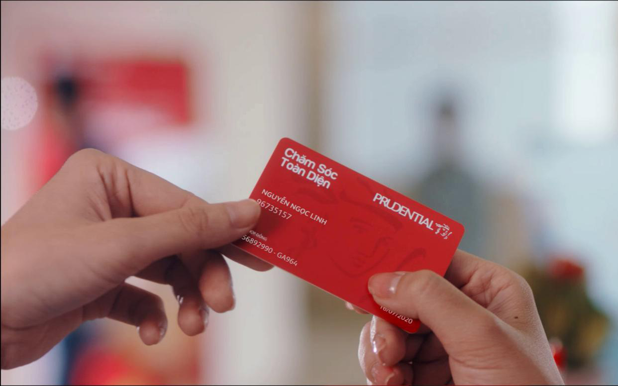 Ngoài những tấm thẻ ATM nhiều màu trong ví, bạn đã sở hữu thẻ chăm sóc sức khỏe này chưa?