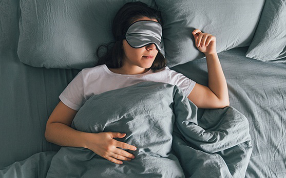 Nếu đều đặn thực hiện 5 thói quen này khi đi ngủ, bạn chắc chắn sẽ ngủ ngon hơn và giảm cân nhanh mà không cần tập thể dục