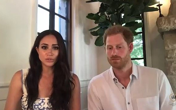 Meghan Markle công bố tên quỹ từ thiện mới rất độc lạ và khen chồng hết lời nhưng Harry lại bị mỉa mai núp bóng vợ