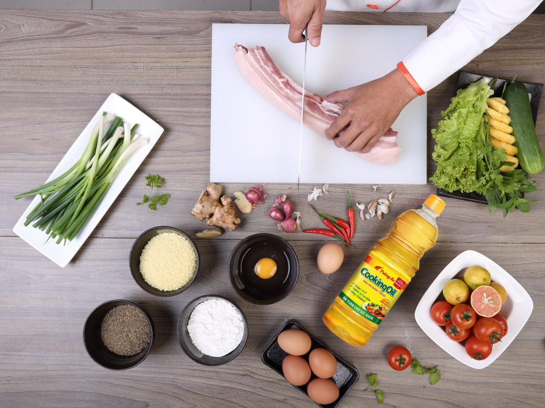 Các bà mẹ nổi tiếng chia sẻ bí kíp làm món chiên rán giòn rụm, nghe tiếng ăn “rộp rộp” là đã biết ngon - Ảnh 4.