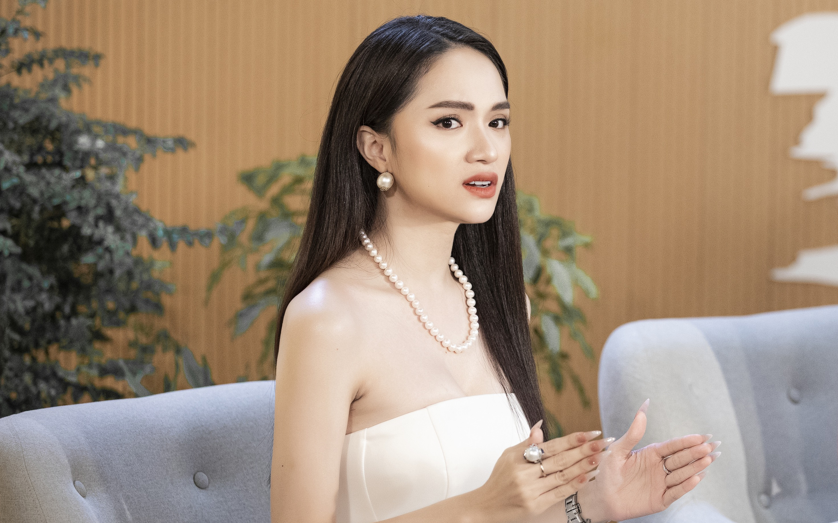 Hương Giang tiết lộ lý do thi Hoa hậu chuyển giới là muốn đổi đời, bật mí cách để trở thành sao hạng A