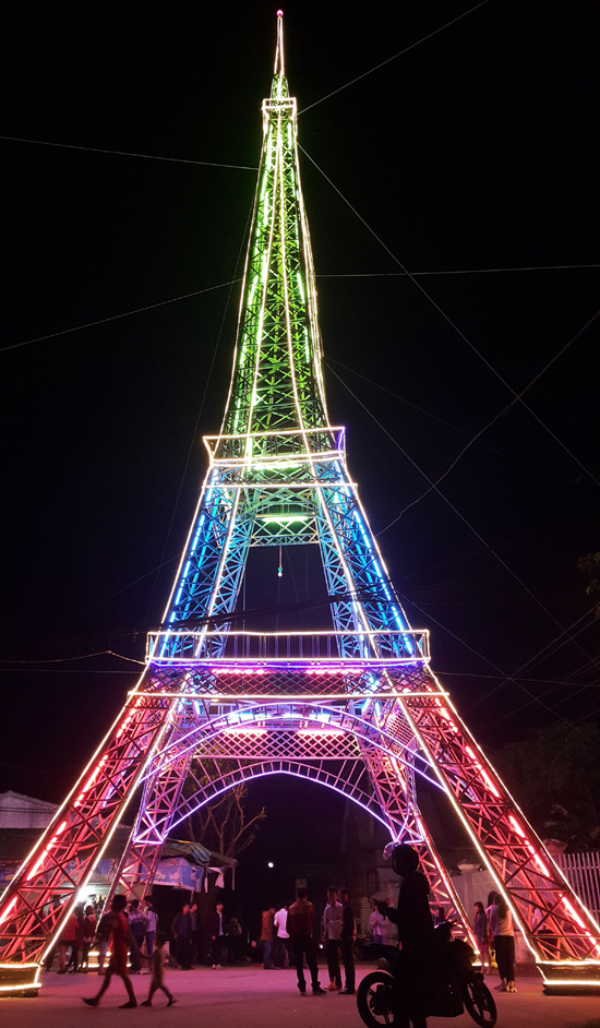 Tháp Eiffel lại xuất hiện ở Việt Nam phiên bản "đồng không mông quạnh" - Ảnh 6.