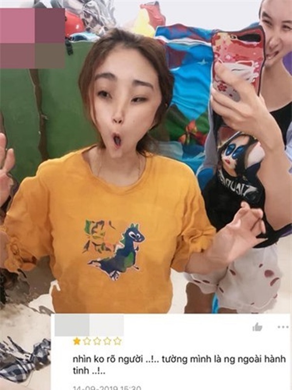 Đặt mua gương dán tường được quảng cáo "thần kỳ" trên mạng, cả phái đẹp lẫn cánh mày râu đều phát khóc khi soi hình thật - Ảnh 1.