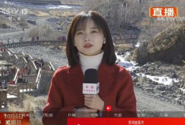Nữ MC trẻ lên sóng truyền hình bất ngờ trở nên nổi tiếng khắp các trang mạng Trung Quốc, vừa xinh đẹp lại có khả năng dẫn chương trình vạn người mê - Ảnh 1.