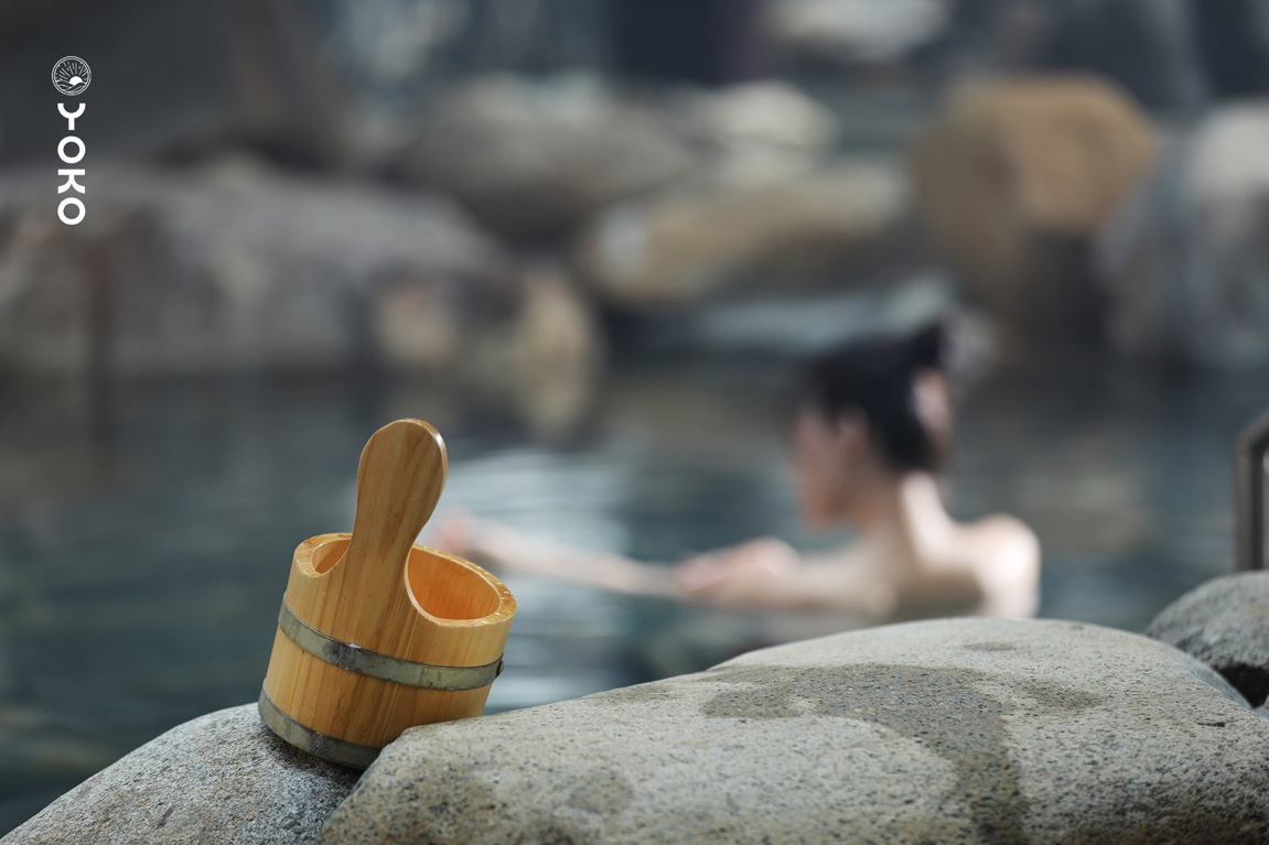 Yoko Onsen Quang Hanh đẹp lung linh trong MV của chàng trai công sở - Ảnh 3.