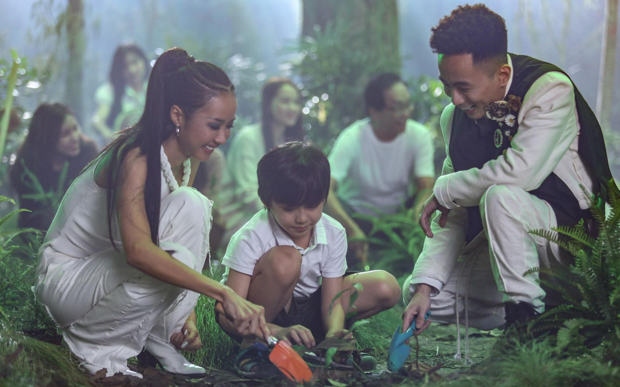 Cày view Cả Ngàn Lời Chúc mấy ngày qua nhưng có khi bạn chưa biết hết những ẩn ý này!