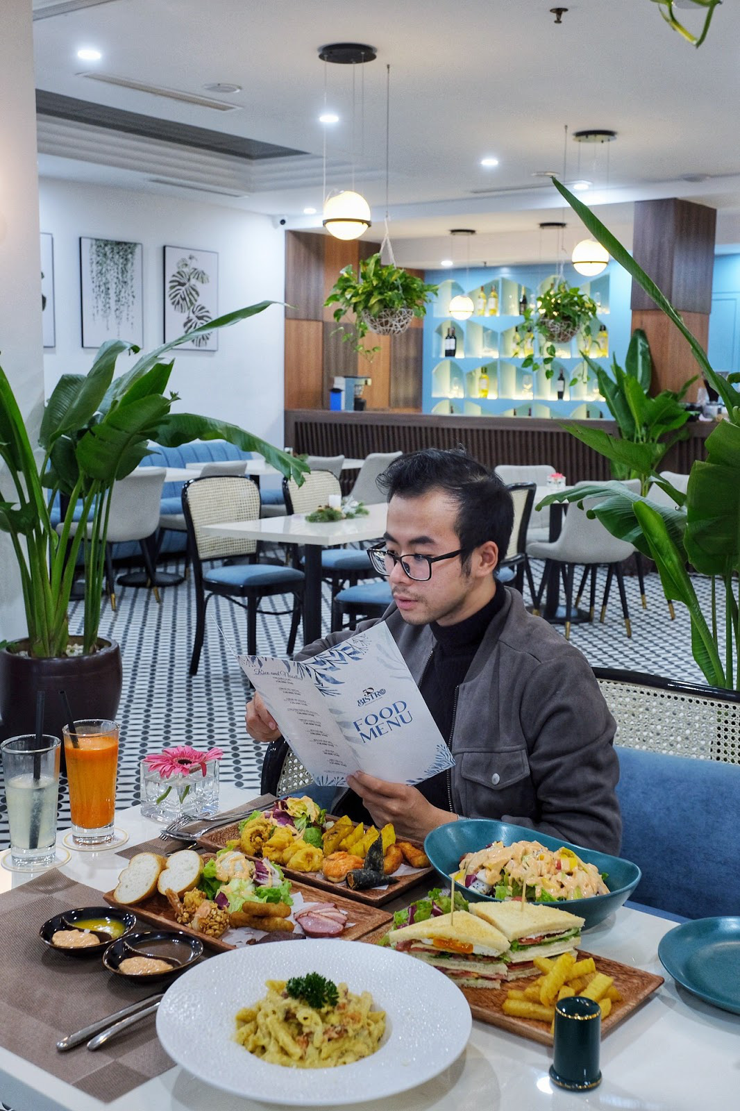 Điều gì khiến nhà hàng 50 Bistro trở thành địa điểm check-in lý tưởng ở Hà Nội? - Ảnh 4.