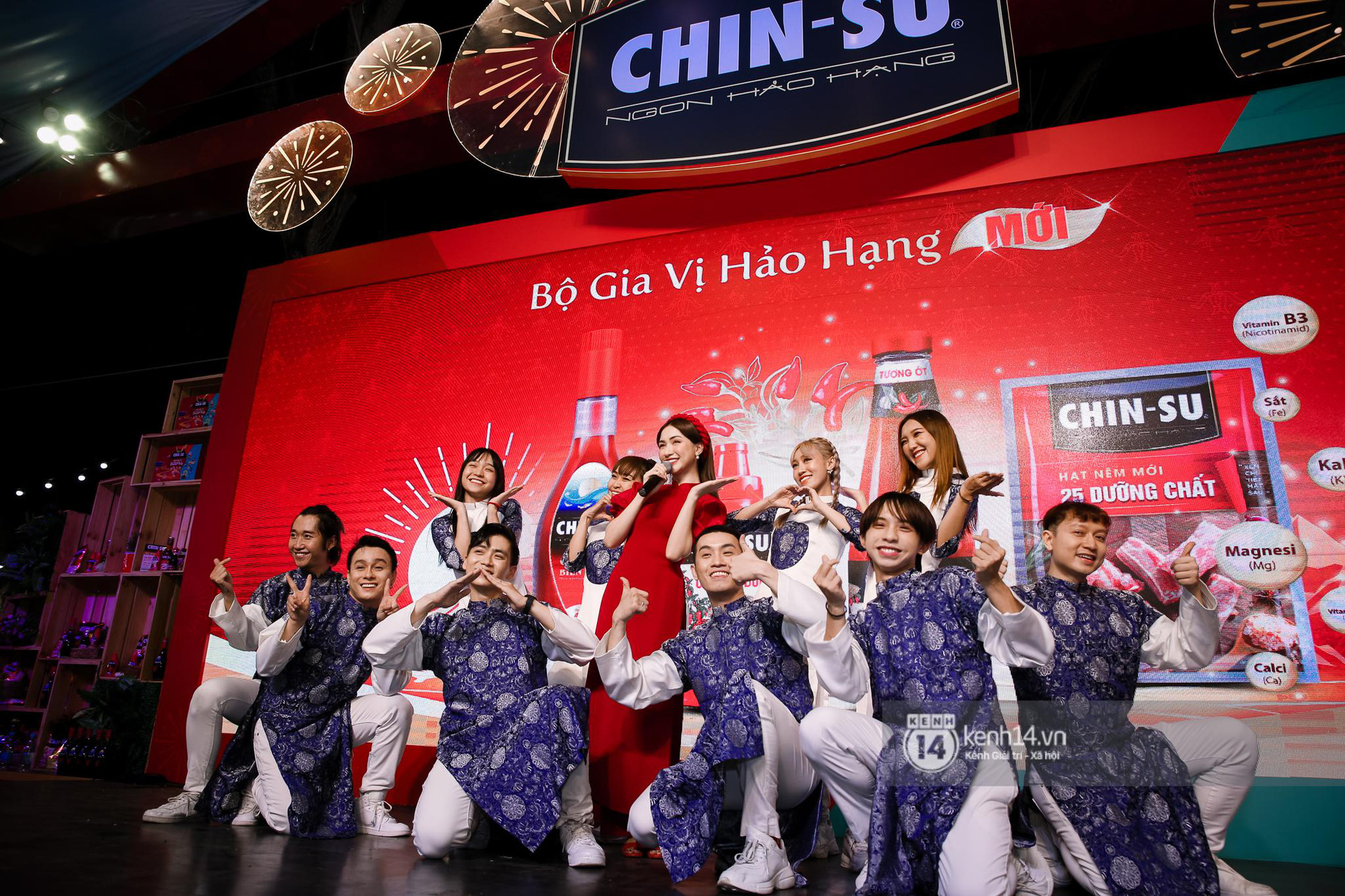 Giới trẻ phấn khích chờ đợi Hòa Minzy quẩy hết mình ngày kết thúc Lễ hội Tết Việt - Ảnh 3.