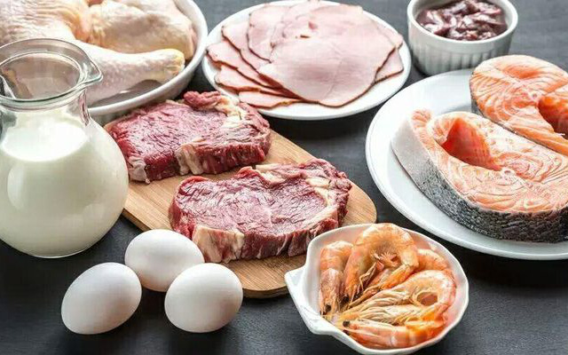 Ăn quá nhiều protein sẽ làm tổn thương thận, tăng nguy cơ ung thư, 5 dấu hiệu cảnh báo bạn ăn quá nhiều protein