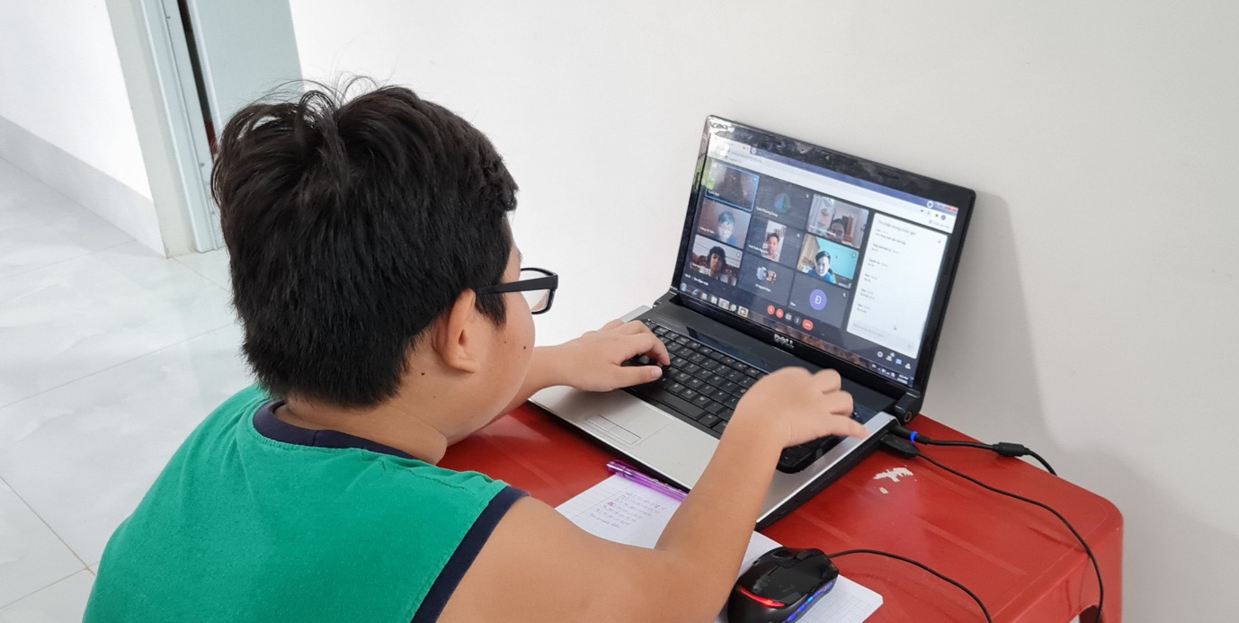 Thực trạng đáng lo ngại của bố mẹ đối với việc học online của trẻ - Ảnh 4.