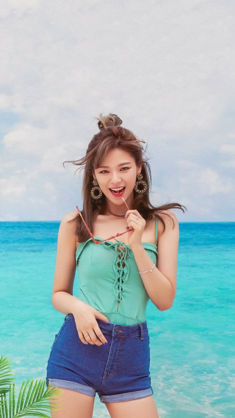Mỹ nhân Twice bị stylist ghét bỏ, luôn mặc xấu nhất nhóm nhưng sự thật phía sau khiến ai cũng xót xa - Ảnh 13.