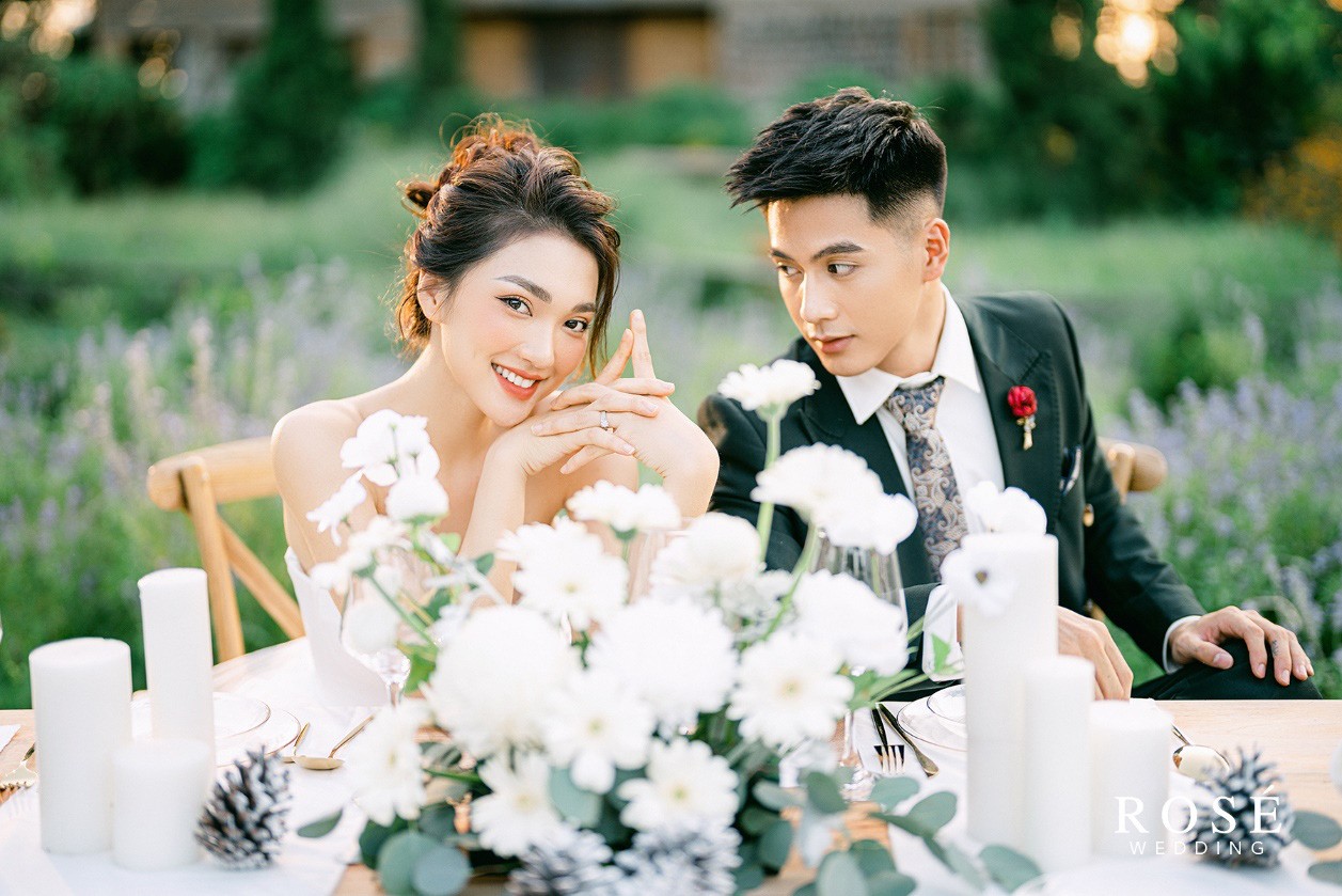 Hé lộ ảnh cưới đẹp lung linh của “Gương mặt đẹp nhất Hoa hậu Hoàn vũ Việt Nam” - Ảnh 2.