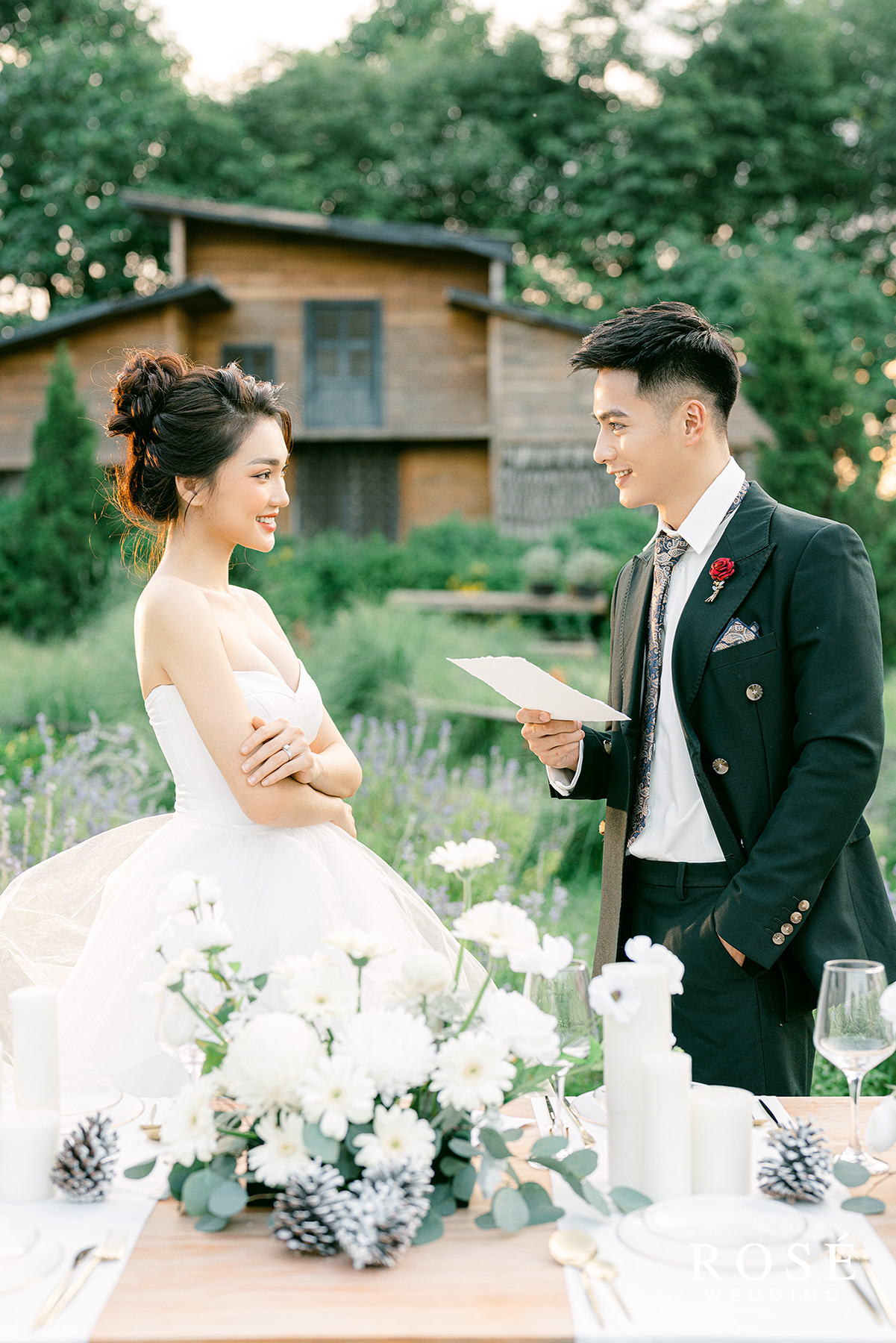 Hé lộ ảnh cưới đẹp lung linh của “Gương mặt đẹp nhất Hoa hậu Hoàn vũ Việt Nam” - Ảnh 6.