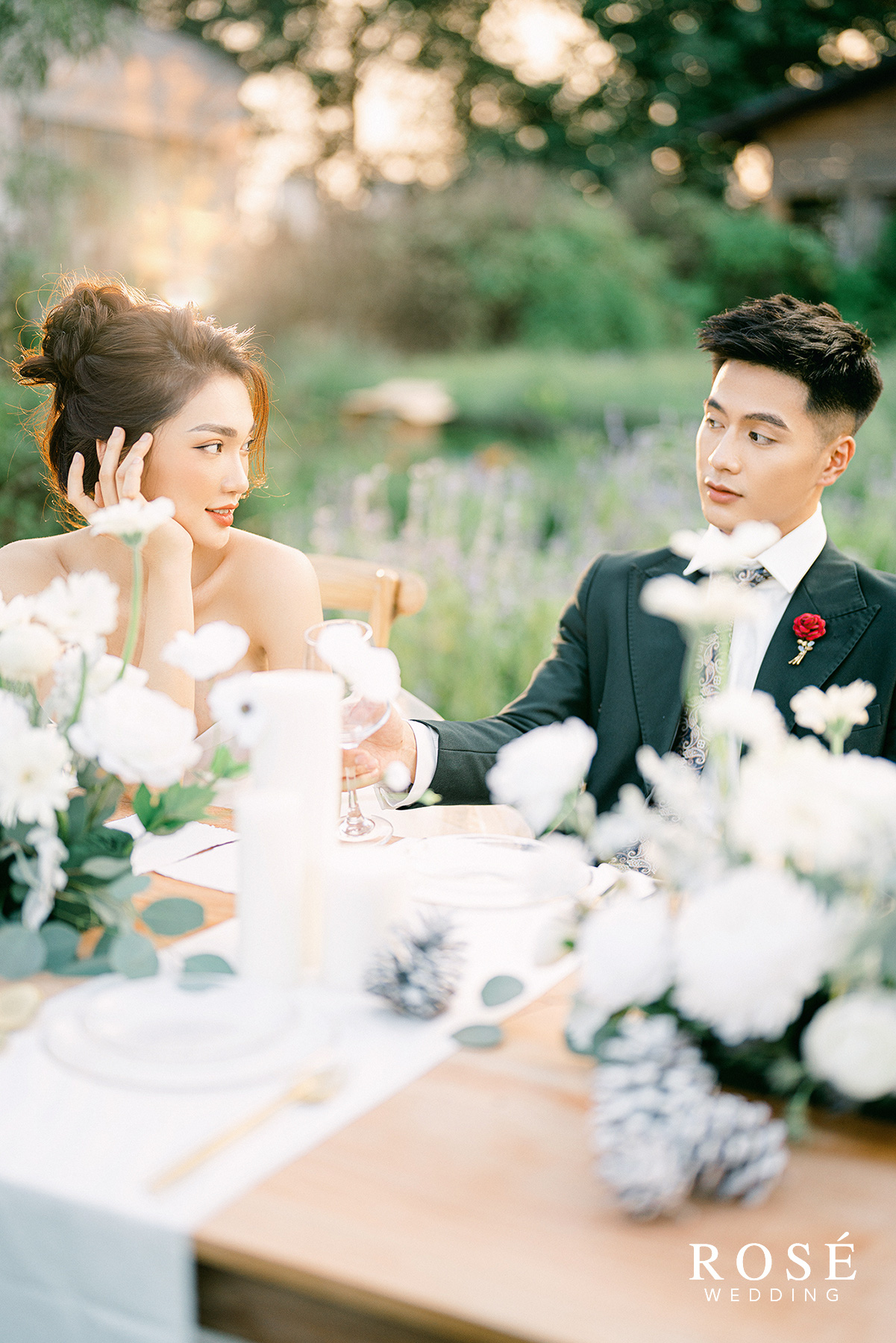 Hé lộ ảnh cưới đẹp lung linh của “Gương mặt đẹp nhất Hoa hậu Hoàn vũ Việt Nam” - Ảnh 7.