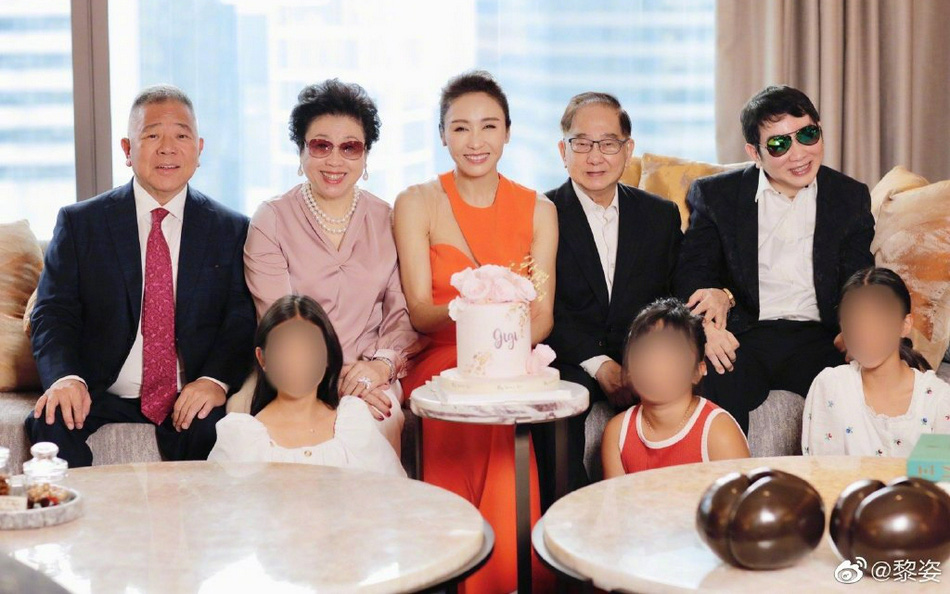 "Đệ nhất mỹ nhân TVB" Lê Tư khoe nhan sắc rực rỡ đón tuổi 50 bên cạnh gia đình ông xã đại gia