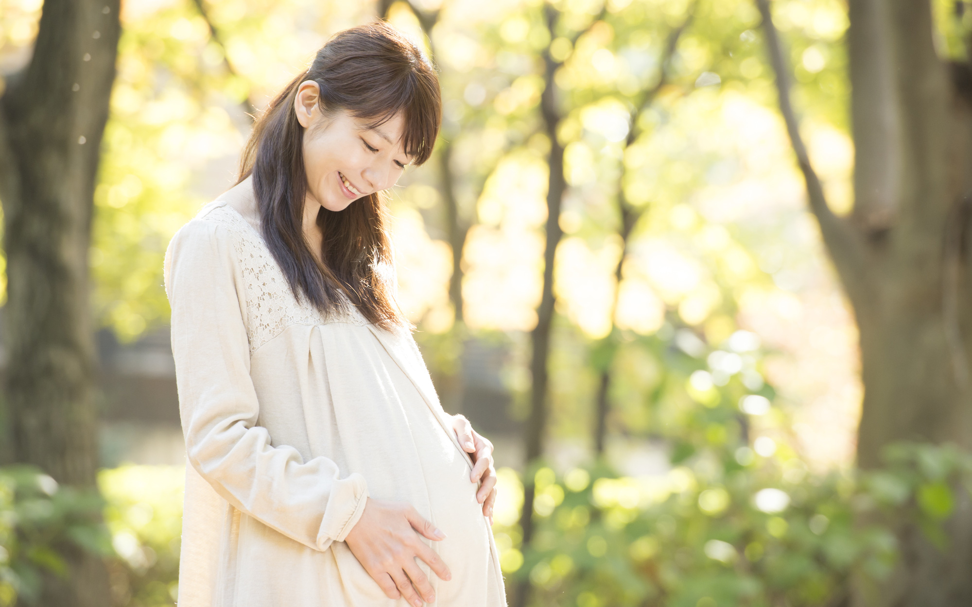 "Đi bộ cho dễ sinh nở" là điều bà bầu nào cũng được thế hệ trước truyền lại, nhưng có 3 trường hợp không nên làm theo nhé 