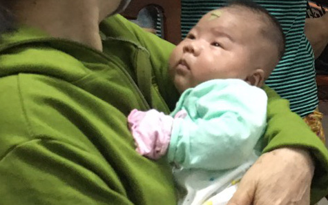 Bắc Giang: Phát hiện bé gái hơn 1 tháng tuổi trong giỏ nhựa để ven đường