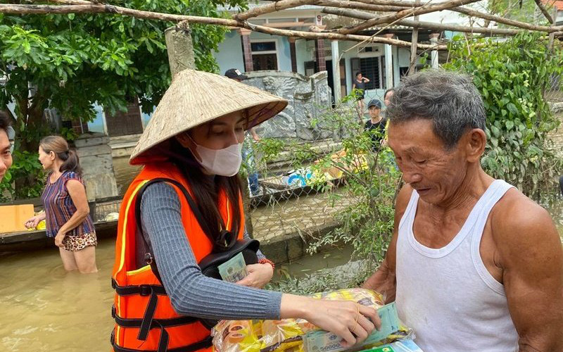 Bộ Công an đang phối hợp 7 tỉnh miền Trung rà soát hoạt động cứu trợ của ca sĩ Thủy Tiên