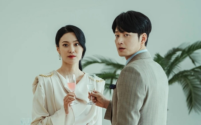 Lén hẹn hò với em trai của đứa bạn thân, sau 5 tháng chuyện vỡ lở vì tật "não cá vàng" của tôi