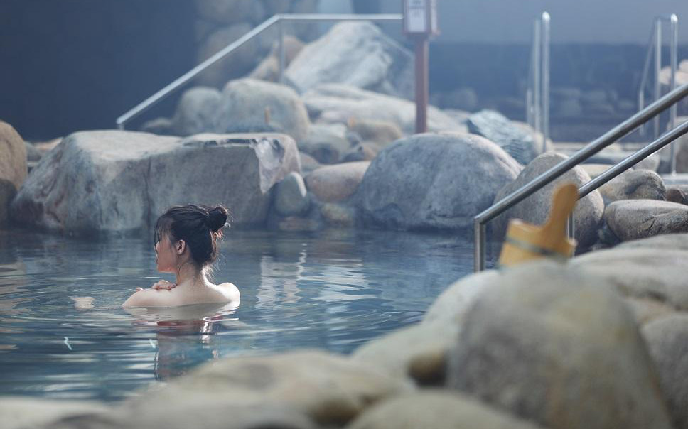 Tắm khoáng nóng mùa đông, trải nghiệm phải thử tại Quảng Ninh mùa đông này