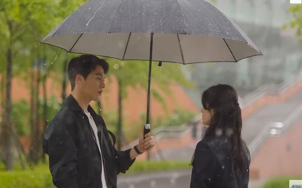 Now, We Are Breaking Up tập 3: Song Hye Kyo bàng hoàng vì Jang Ki Yong là bạn thân của tình cũ