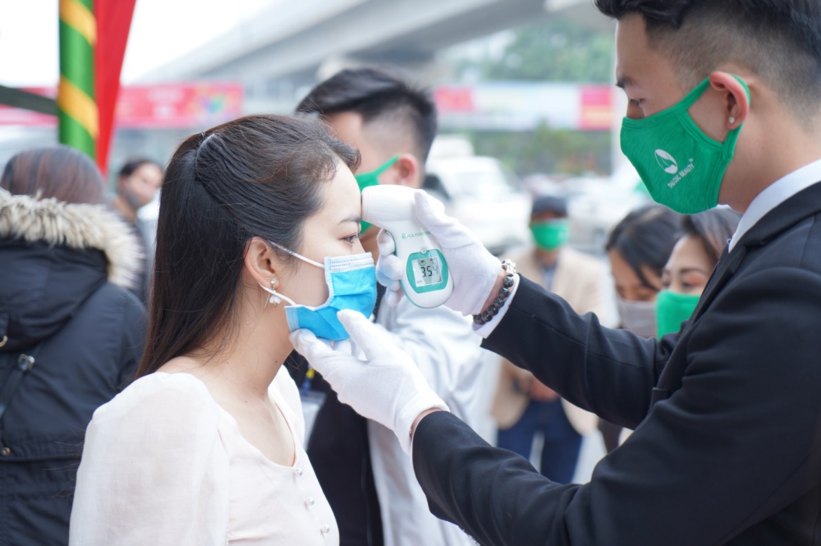 Mừng quốc tế phụ nữ, nhiều chị em được làm đẹp miễn phí 100% - Ảnh 4.