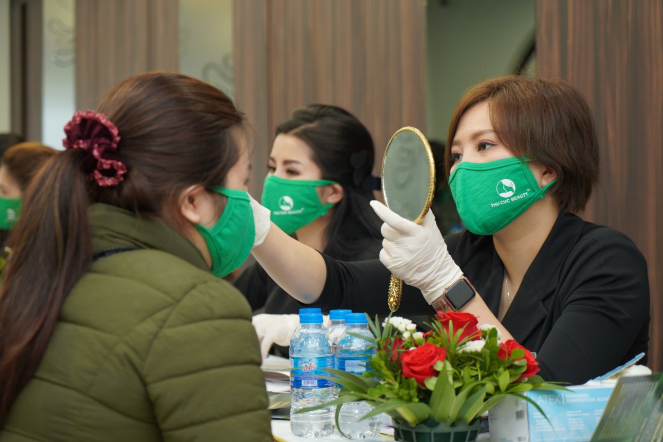 Mừng quốc tế phụ nữ, nhiều chị em được làm đẹp miễn phí 100% - Ảnh 5.