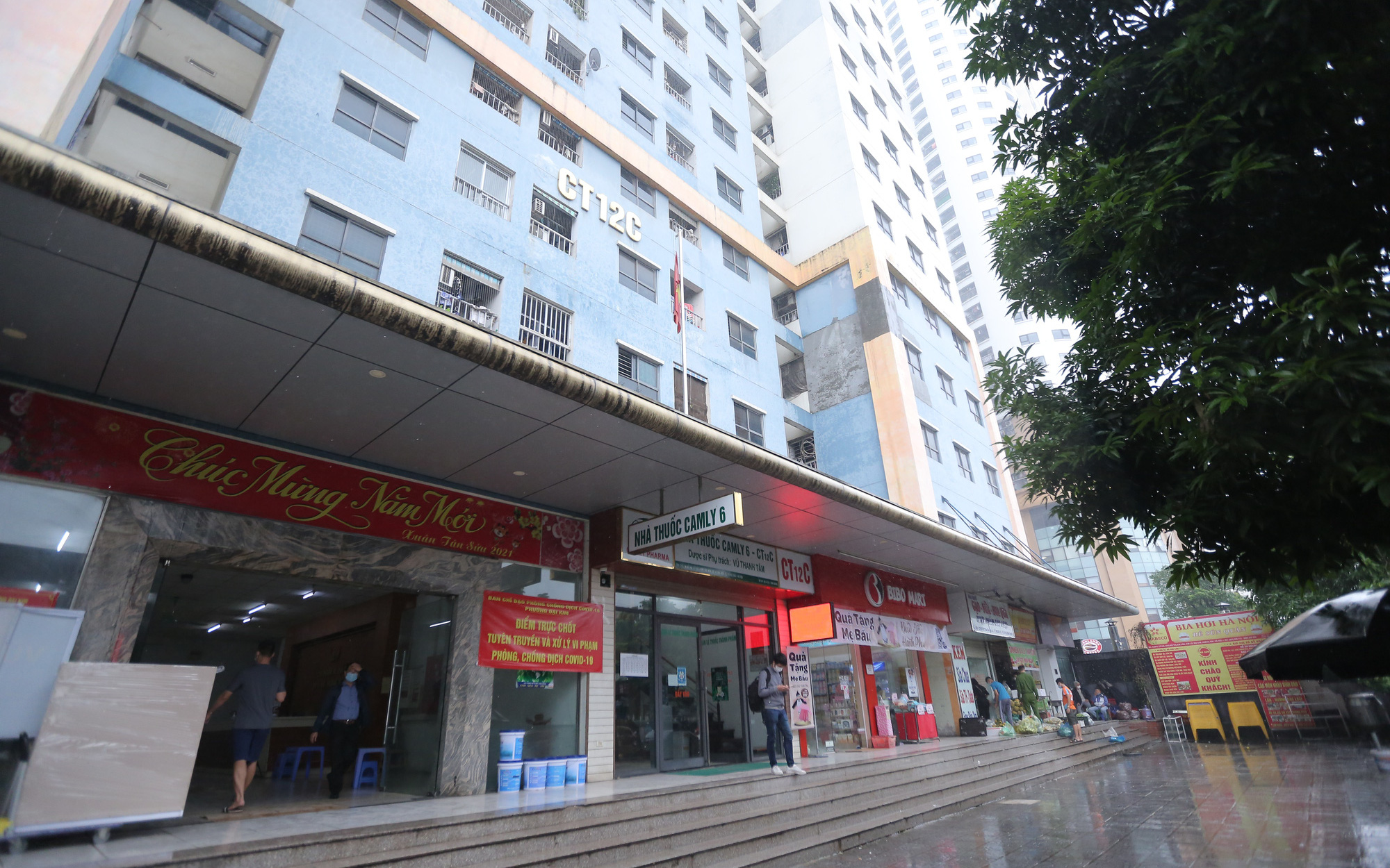 Hà Nội: Phong tỏa tòa nhà chung cư 45 tầng, lấy mẫu xét nghiệm cư dân liên quan ca F1 chuyển thành F0