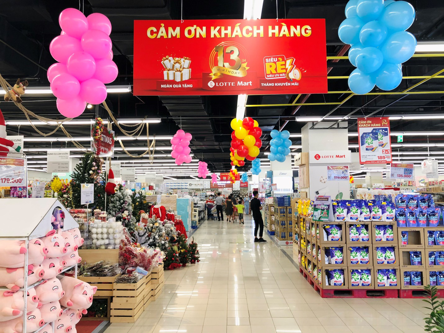 LOTTE Mart tung siêu khuyến mại tri ân khách hàng nhân dịp kỷ niệm 13 năm có mặt tại Việt Nam - Ảnh 1.
