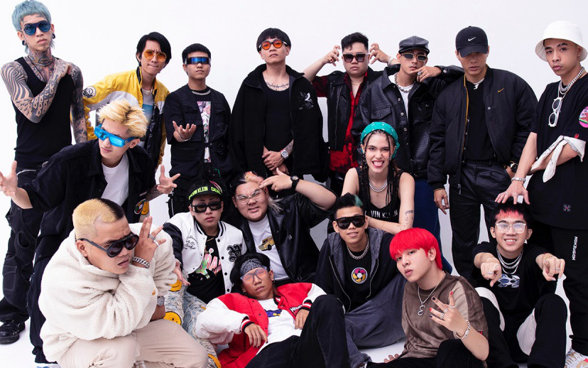 Team Wowy đúng nghĩa một gia đình, quy tụ cả thí sinh "Rap Việt" mùa 1 và mùa 2 trong một bức hình