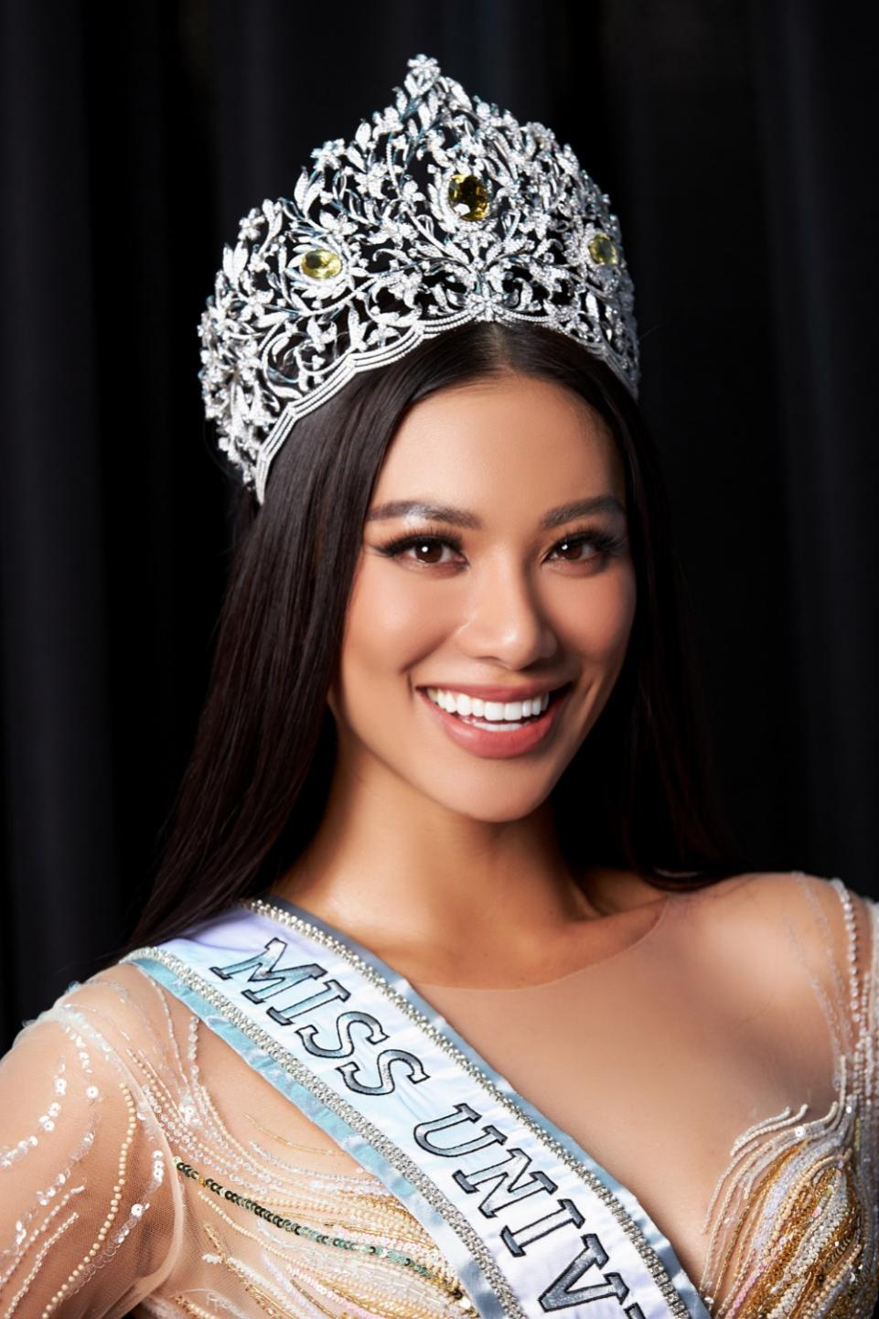 Kim Duyên và câu chuyện về chiếc vương miện “Phoenix by IJC” sẽ đồng hành tại MissUniverse 2021 - Ảnh 4.